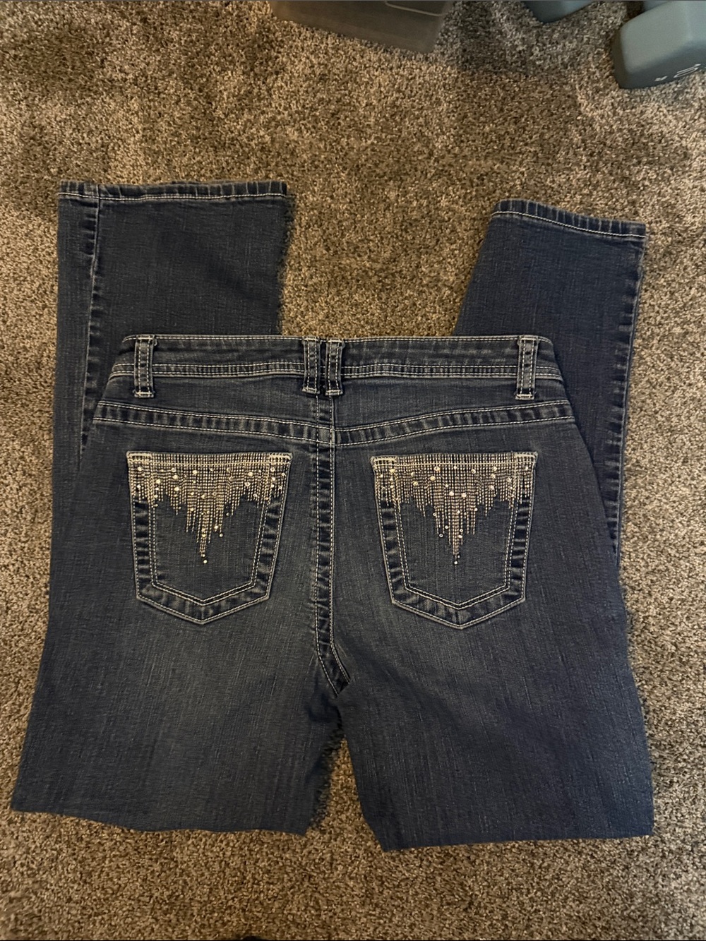 Apt. 9 Women’s Boot Cut Jeans in Dark Blue Wash - Picture 3 of 3